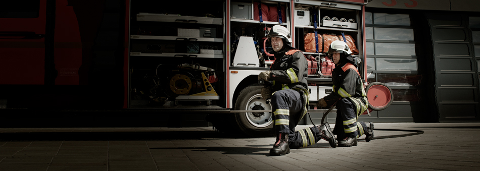 VÃ¶lkl Feuerwehr schnÃ¼rstiefel Primus 21 im Einsatz mit der Dresdner Feuerwehr.